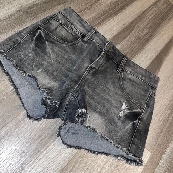 DISTRESSED GREY DENIM SHORTS - Picture 1 of 2
